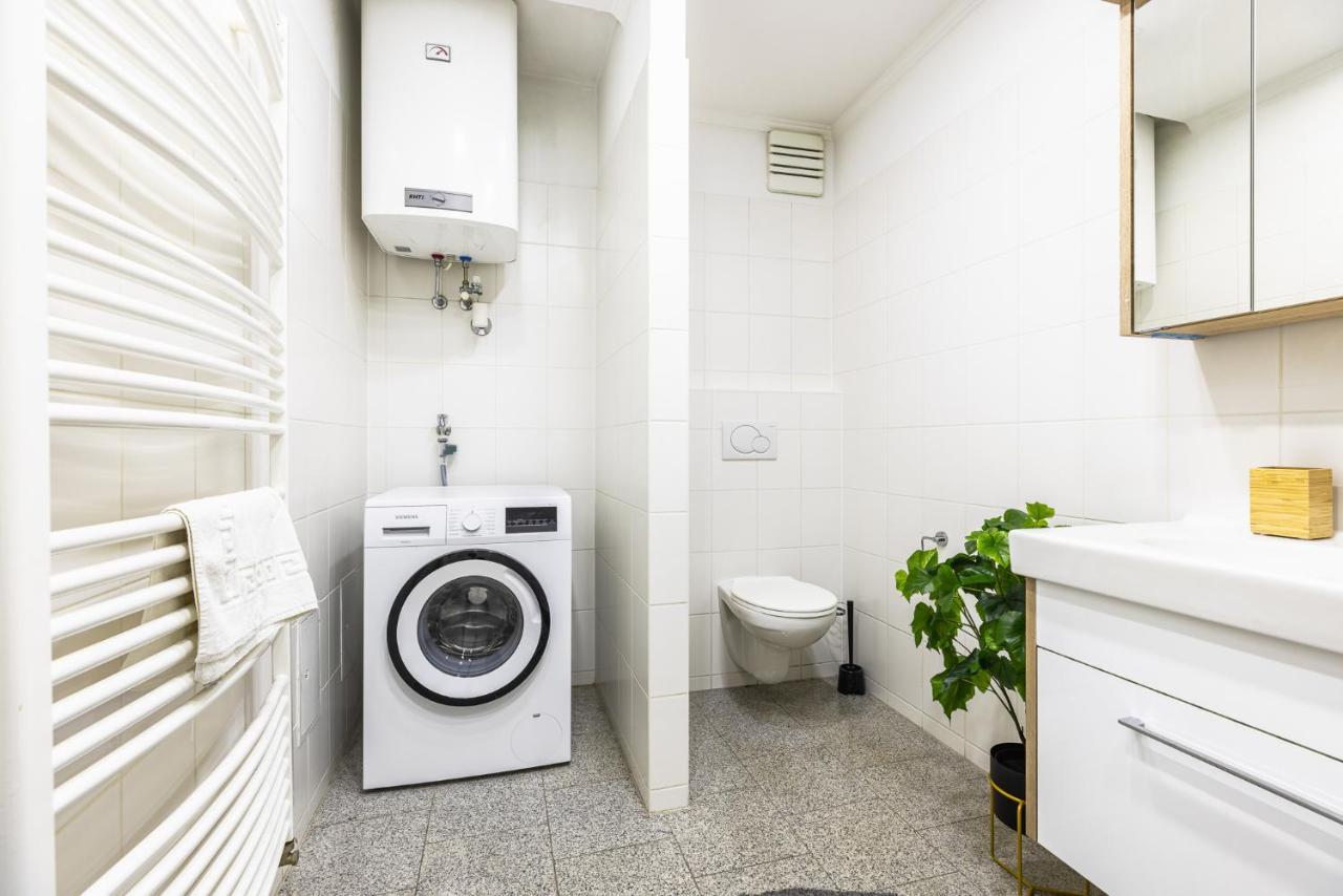 Live Centrally In A Spacious And Modern Apartment In Виена Екстериор снимка